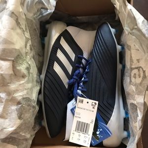 Adidas women’s predator soccer cleats size 6 NWT